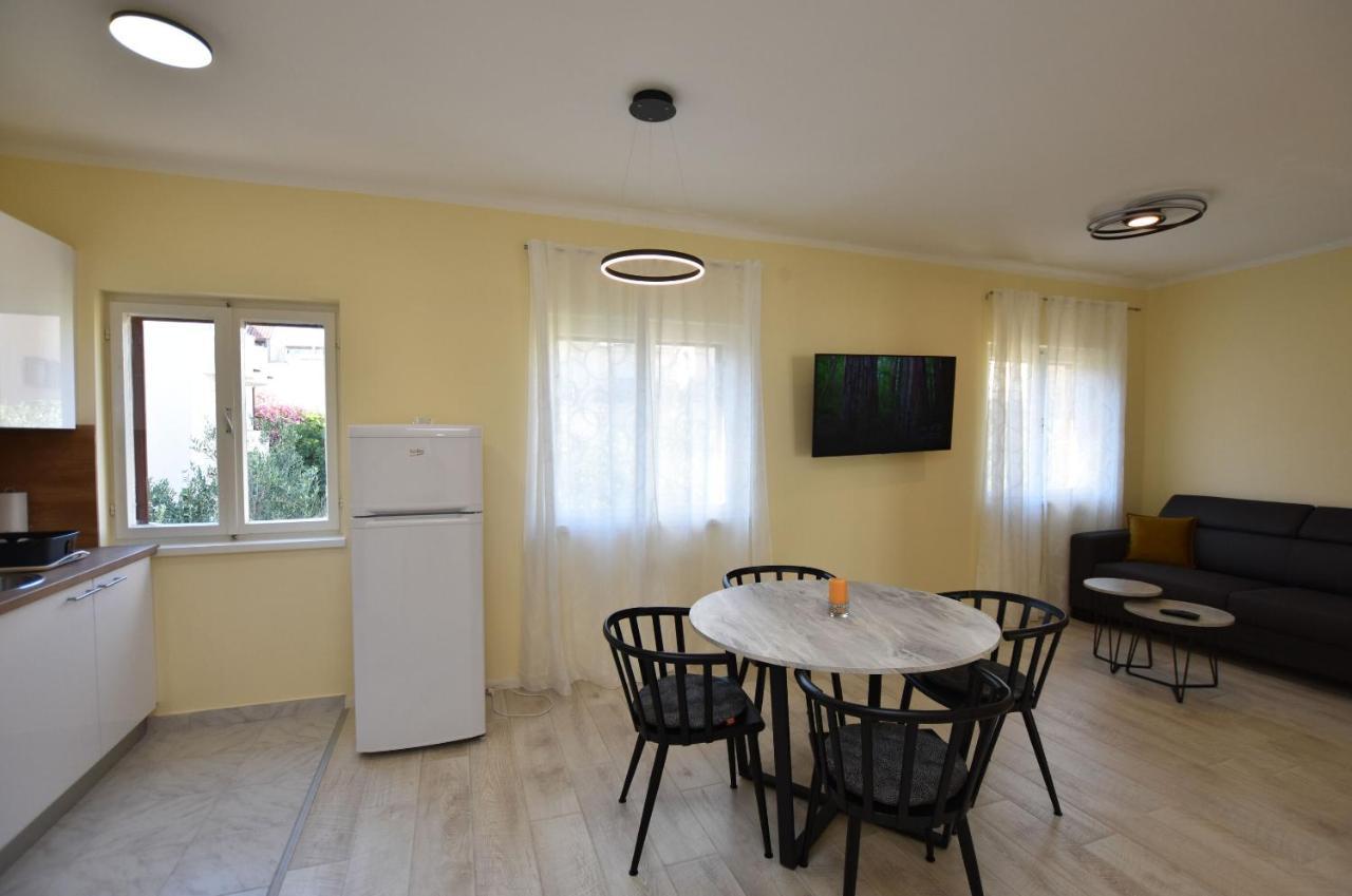 Apartment Ruzica Primosten Exterior photo